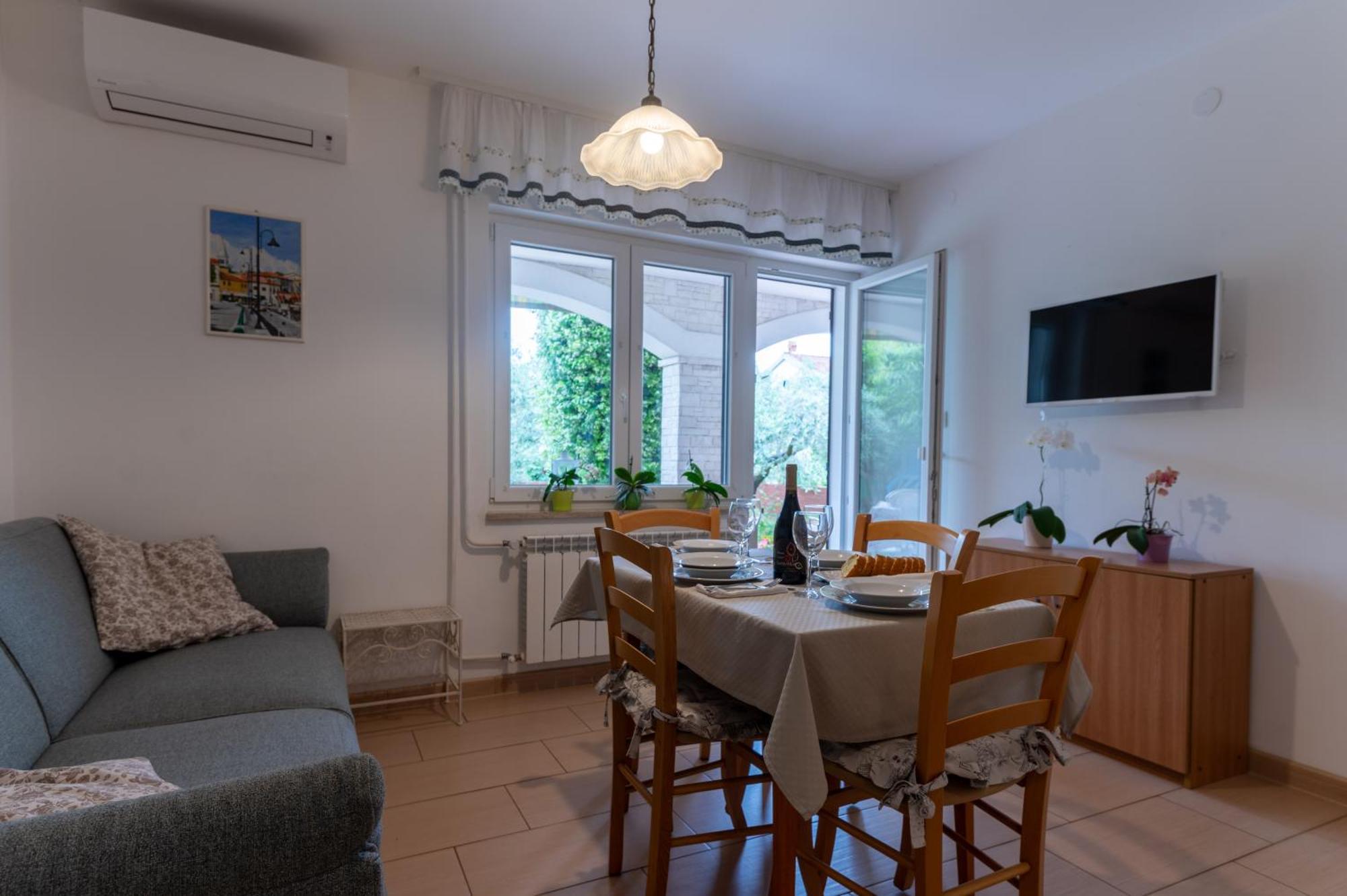 Apartments Mirella Novigrad  Exterior photo